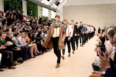 <strong>RUNWAY MADE TO ORDER</strong> SHOP THE SPRING/SUMMER 2014 COLLECTION UNTIL 25 JUNE